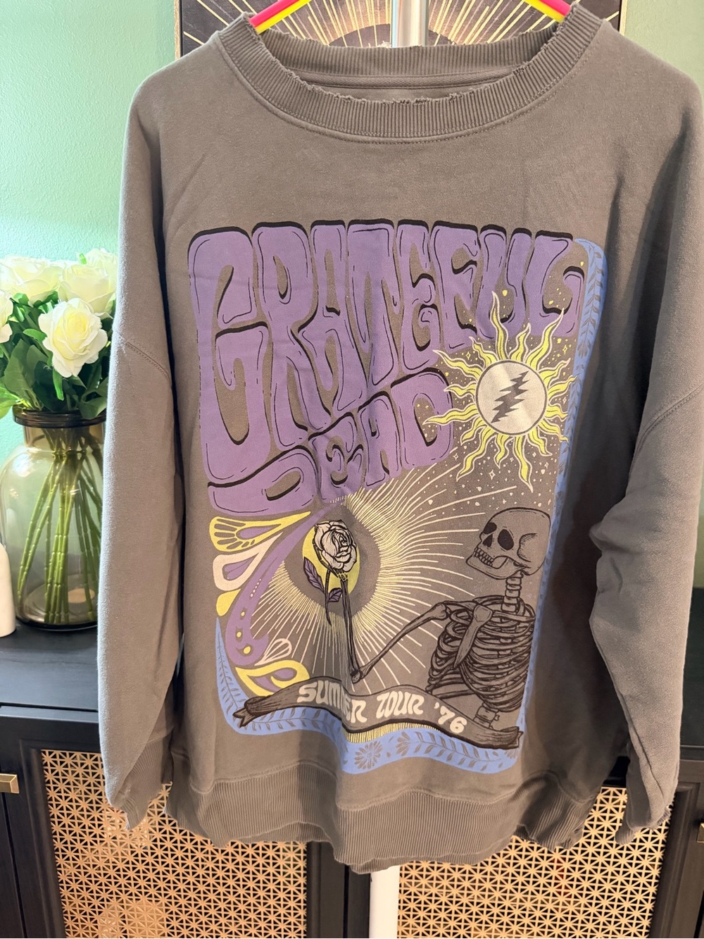 American Eagle Gray Crewneck Sweatshirt with Printed Neck Label